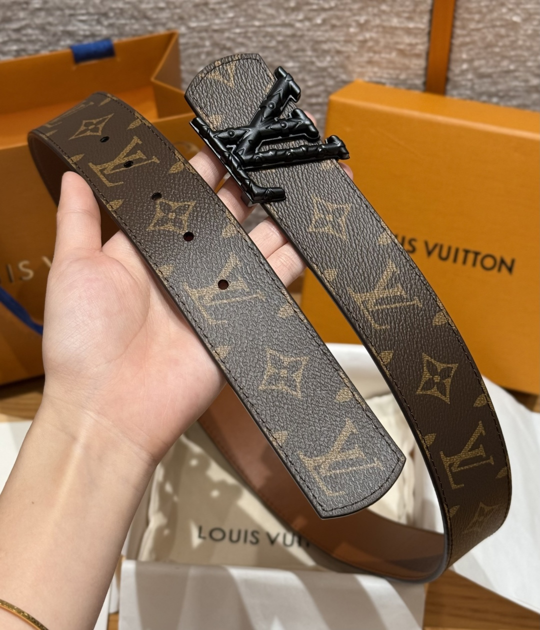 루이비통 디멘션 40mm 리버시블 벨트 상세 이미지 6
