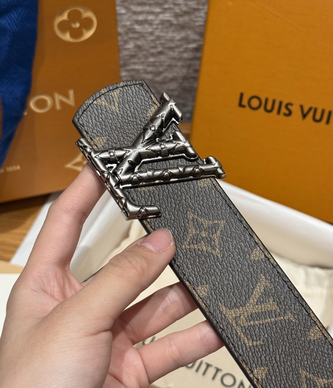 루이비통 디멘션 40mm 리버시블 벨트 상세 이미지 8