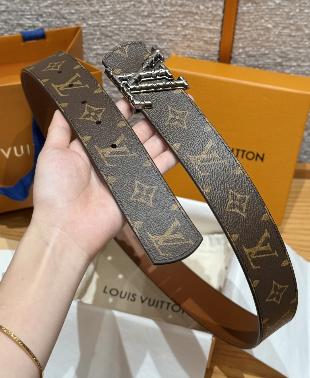 루이비통 디멘션 40mm 리버시블 벨트 상세 이미지 6
