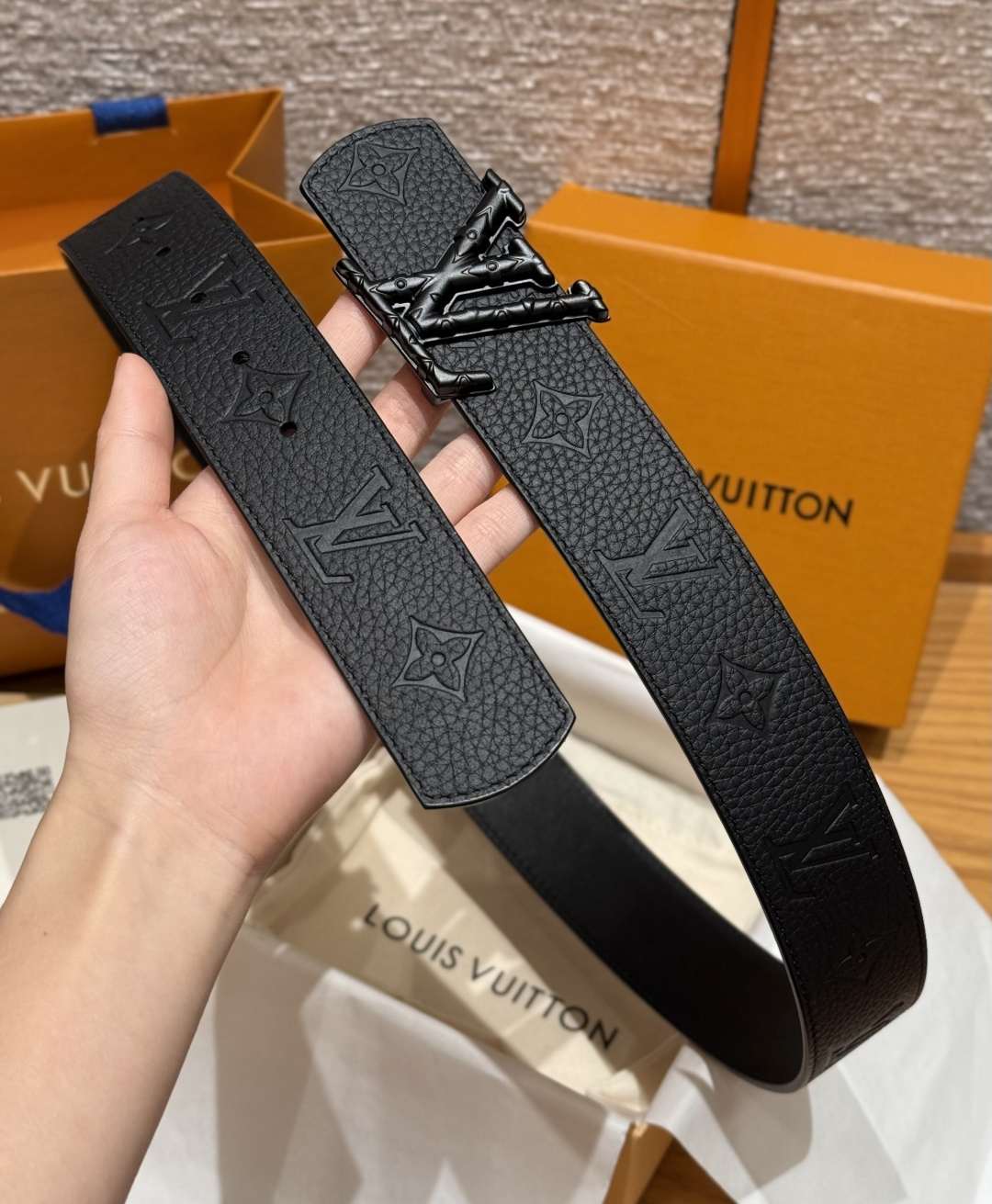 루이비통 디멘션 리버서블 40mm 가죽 벨트 상세 이미지 5