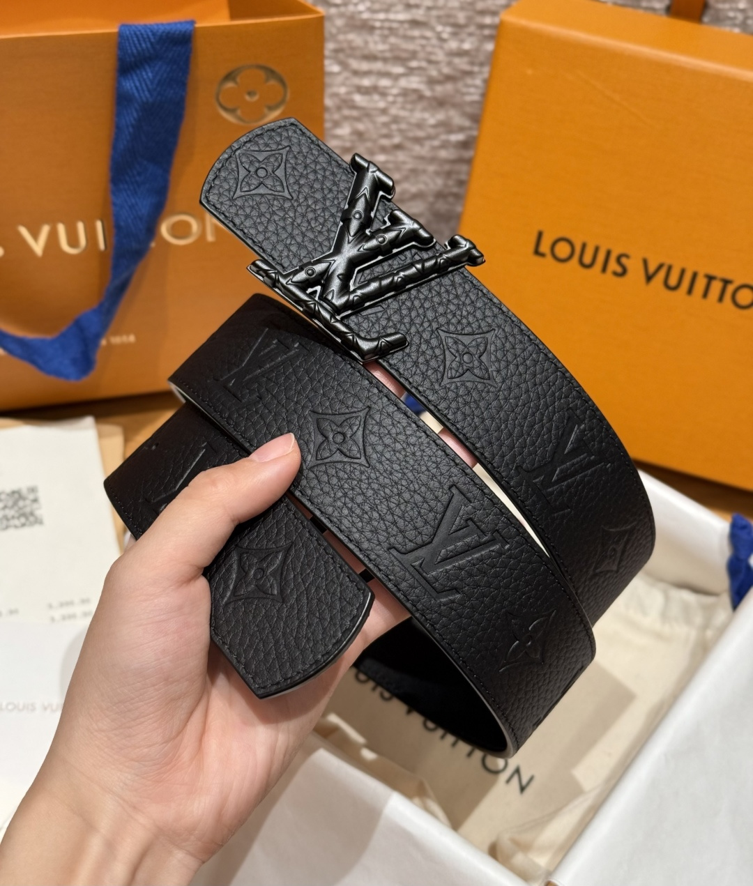 루이비통 디멘션 리버서블 40mm 가죽 벨트 상세 이미지 2