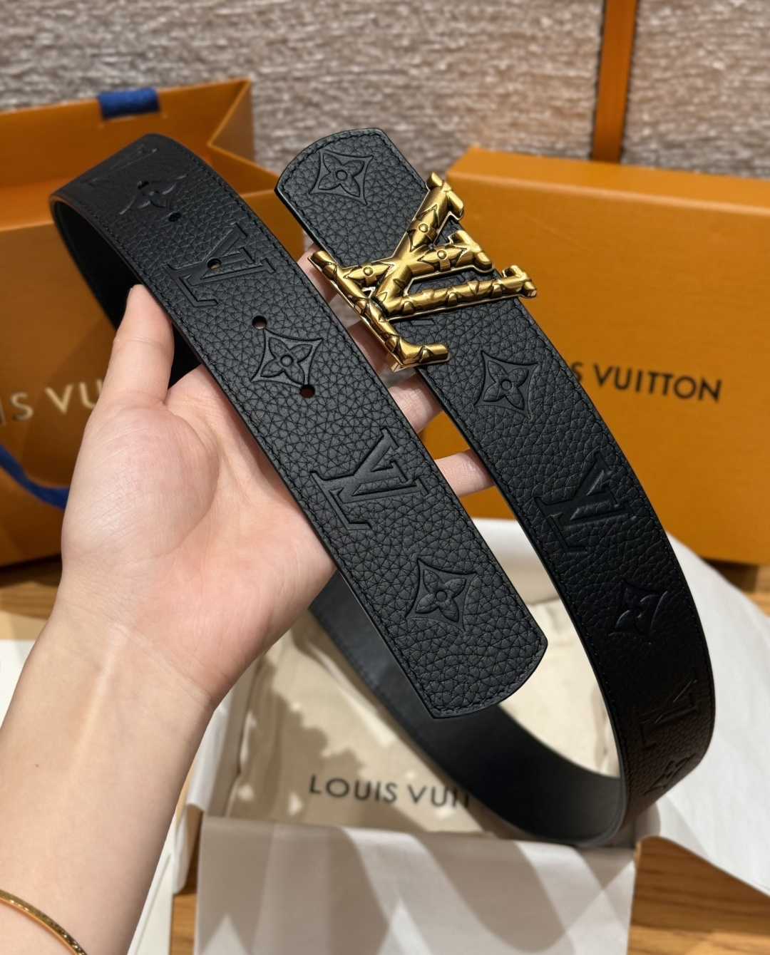 루이비통 디멘션 40mm 리버시블 벨트 상세 이미지 5