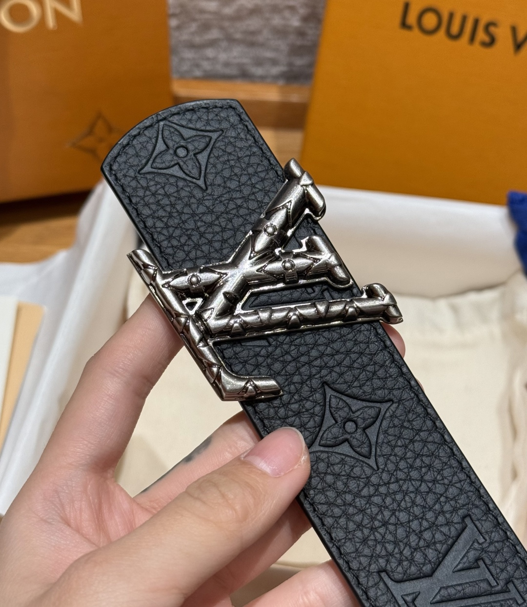 루이비통 디멘션 40mm 리버시블 벨트 상세 이미지 7