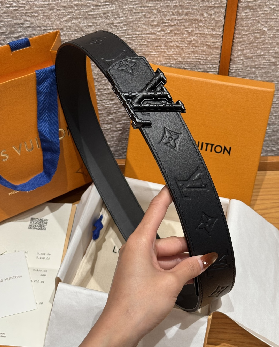 루이비통 디멘션 드리프트 플라워 스터드 40mm 리버시블 벨트 상세 이미지 3