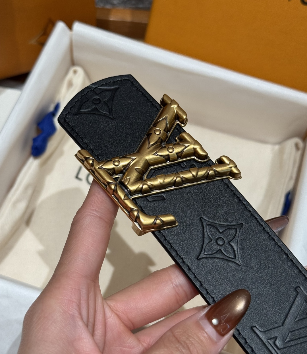 루이비통 디멘션 드리프트 플라워 스터드 40mm 리버서블 벨트 상세 이미지 7