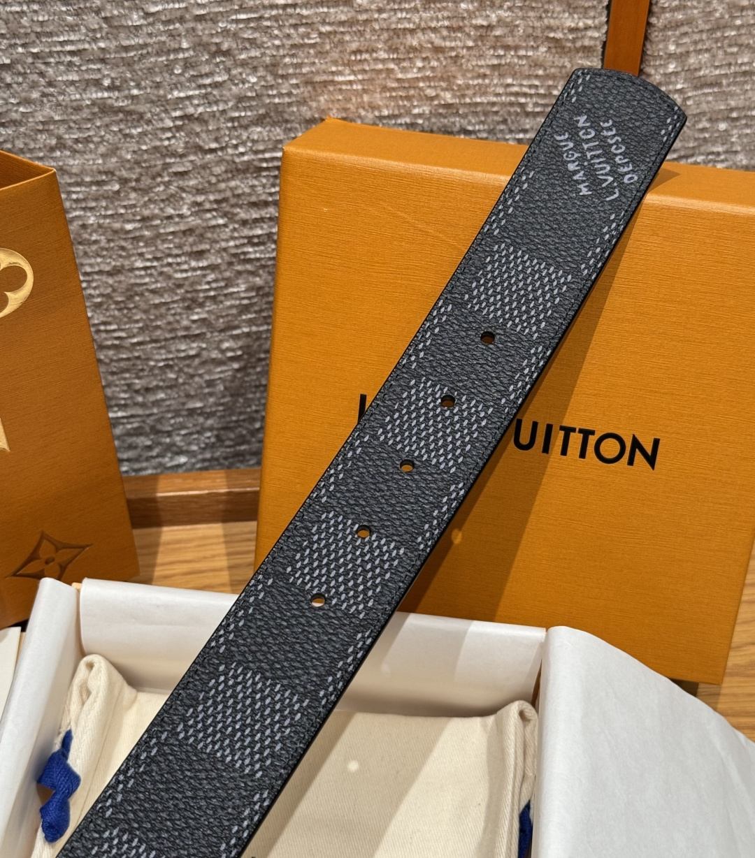 루이비통 이니셜 다모플라주 40mm 리버시블 벨트 상세 이미지 8
