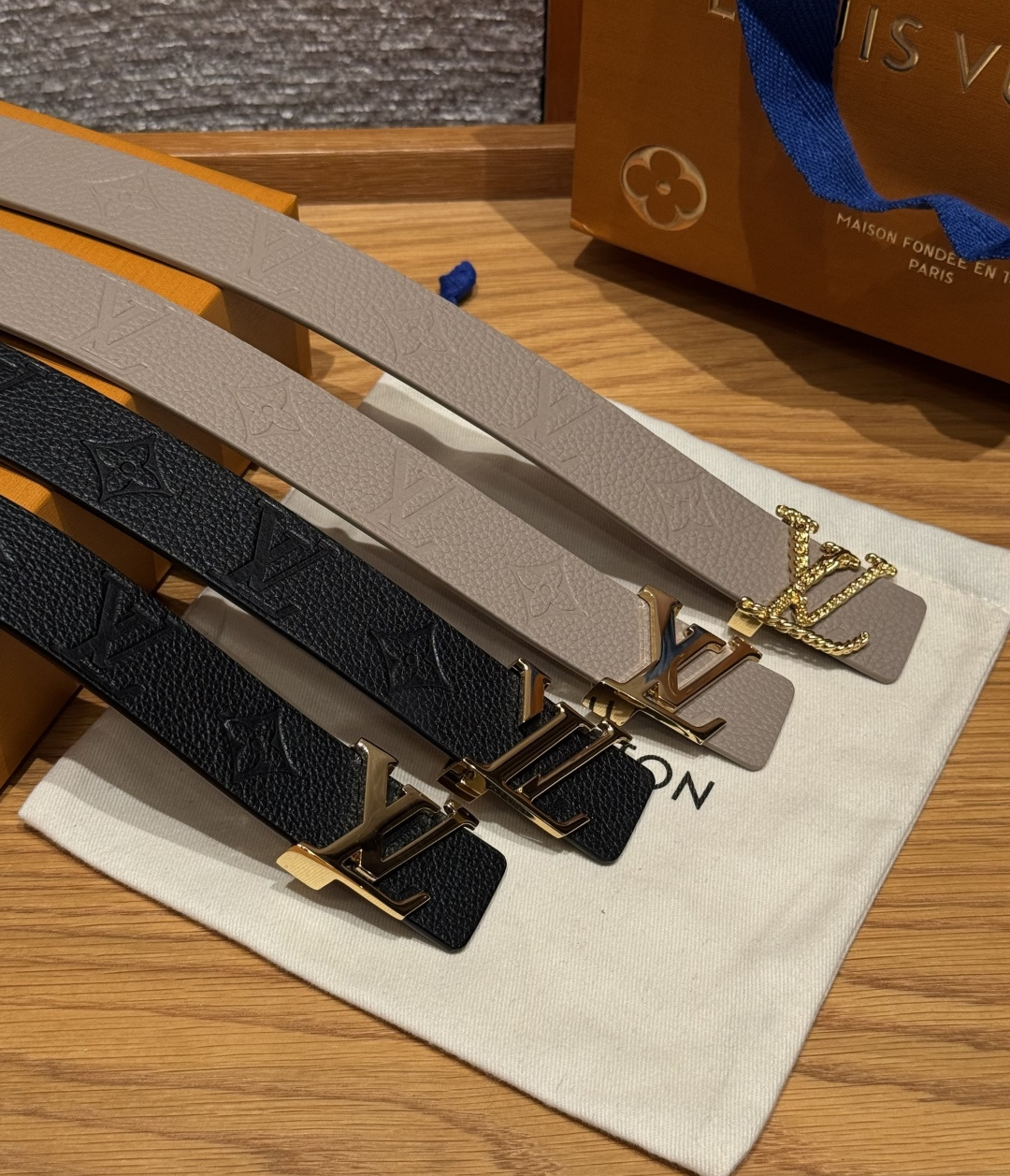 루이비통 30mm 리버시블 가죽 벨트 상세 이미지 5
