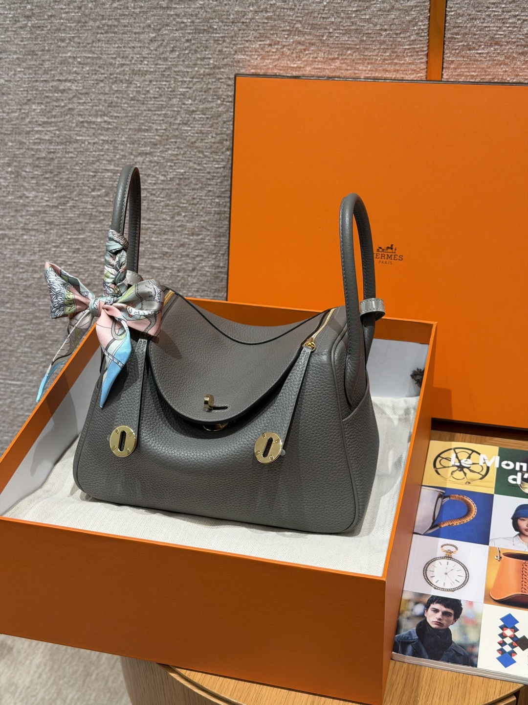 Hermès Lindy 26cm (Gris Meyer)