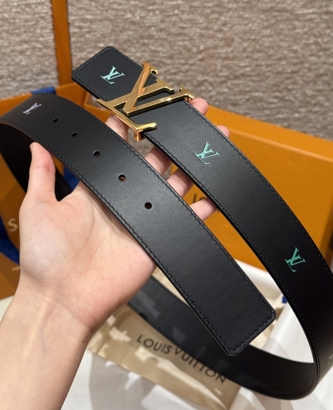 루이비통 이니셜 블루종 40mm 리버시블 벨트 상세 이미지 5