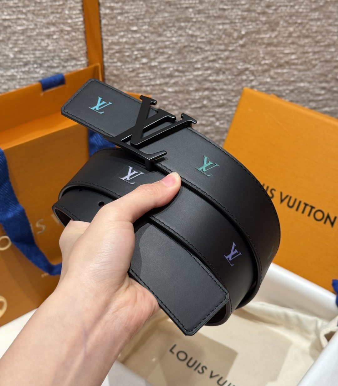 루이비통 이니셜 블루종 40mm 리버시블 벨트 상세 이미지 2