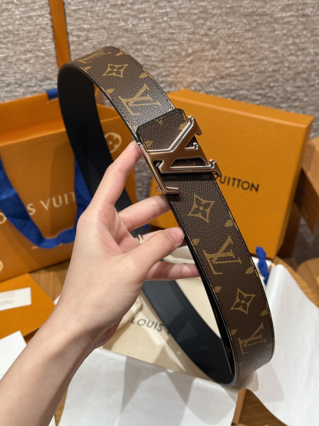 루이비통 이니셜 버클 모노그램 에클립스 40mm 벨트 상세 이미지 3