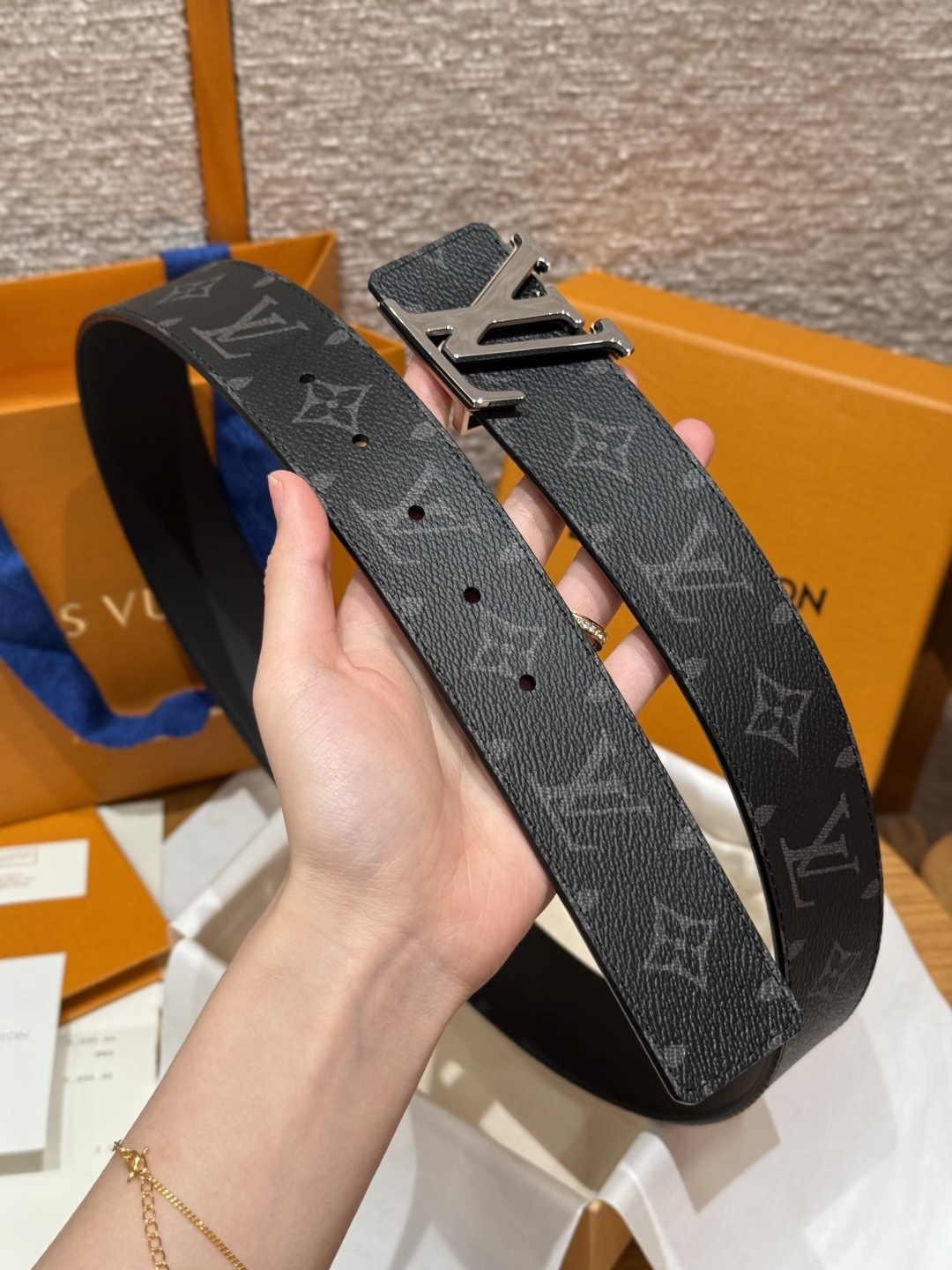 루이비통 JD350-INITIALES 40mm 리버시블 벨트 상세 이미지 6