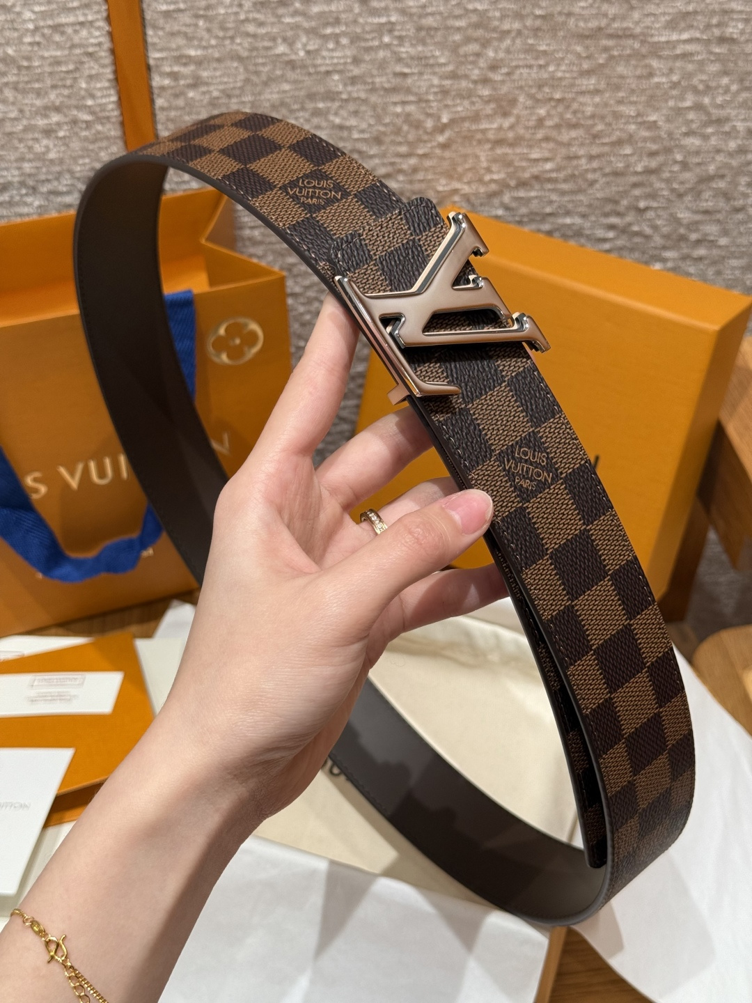 루이비통 이니셜 40mm 리버시블 벨트 상세 이미지 3