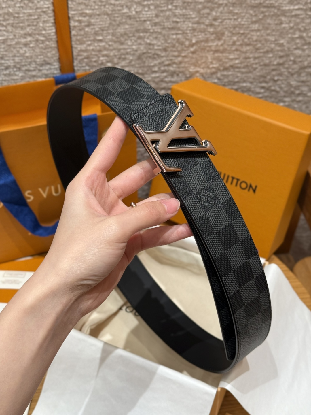 루이비통 이니셜 40mm 리버시블 벨트 상세 이미지 3