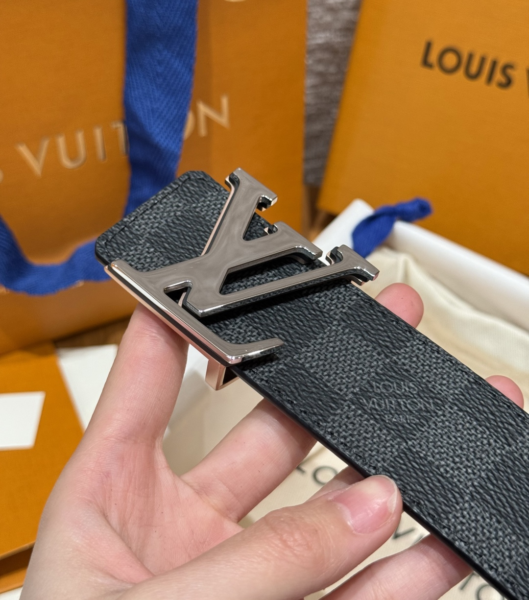 루이비통 이니셜 40mm 리버시블 벨트 상세 이미지 7