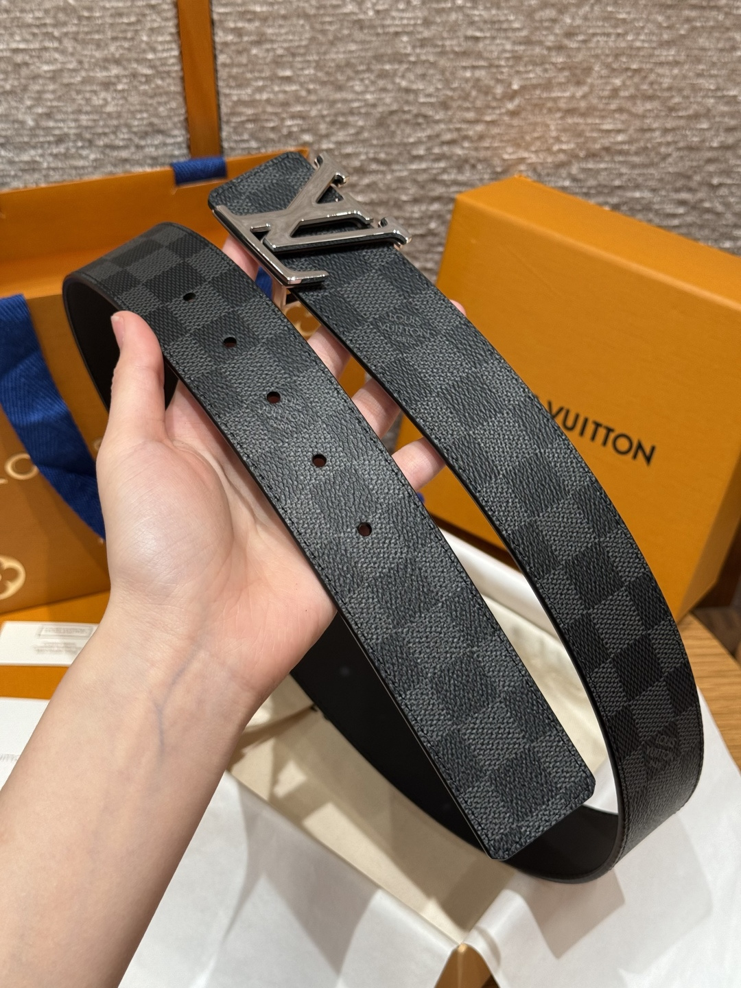 루이비통 이니셜 40mm 리버시블 벨트 상세 이미지 5