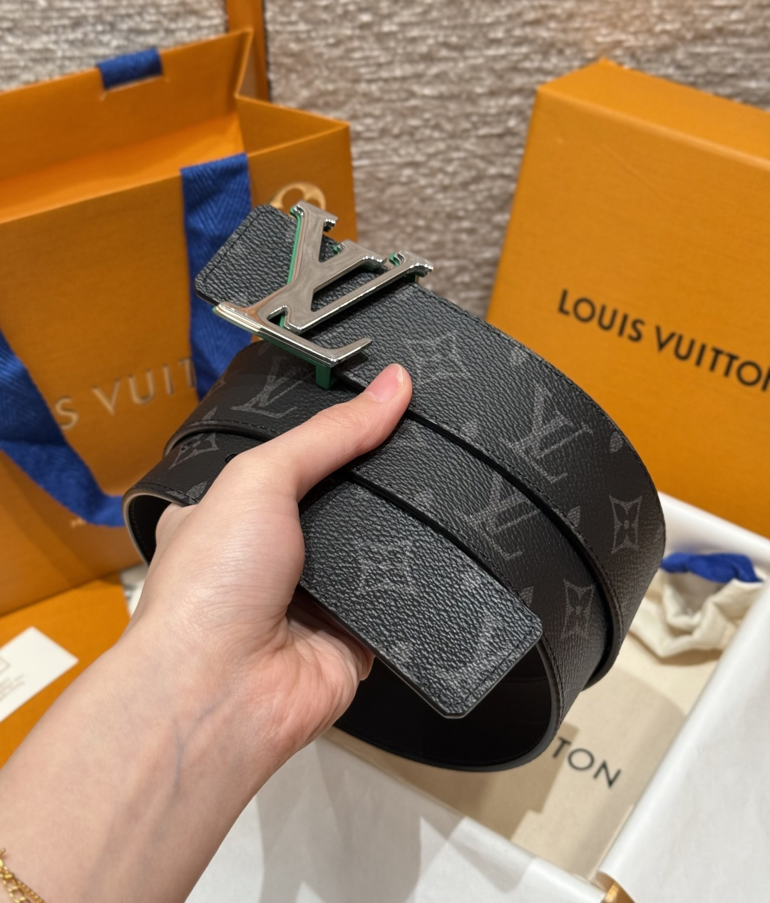 루이비통 이니셜 버클 리버시블 40mm 벨트 상세 이미지 2