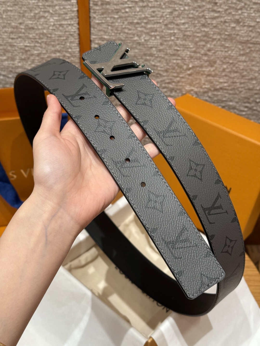 루이비통 이니셜 버클 40mm 리버시블 벨트 상세 이미지 5