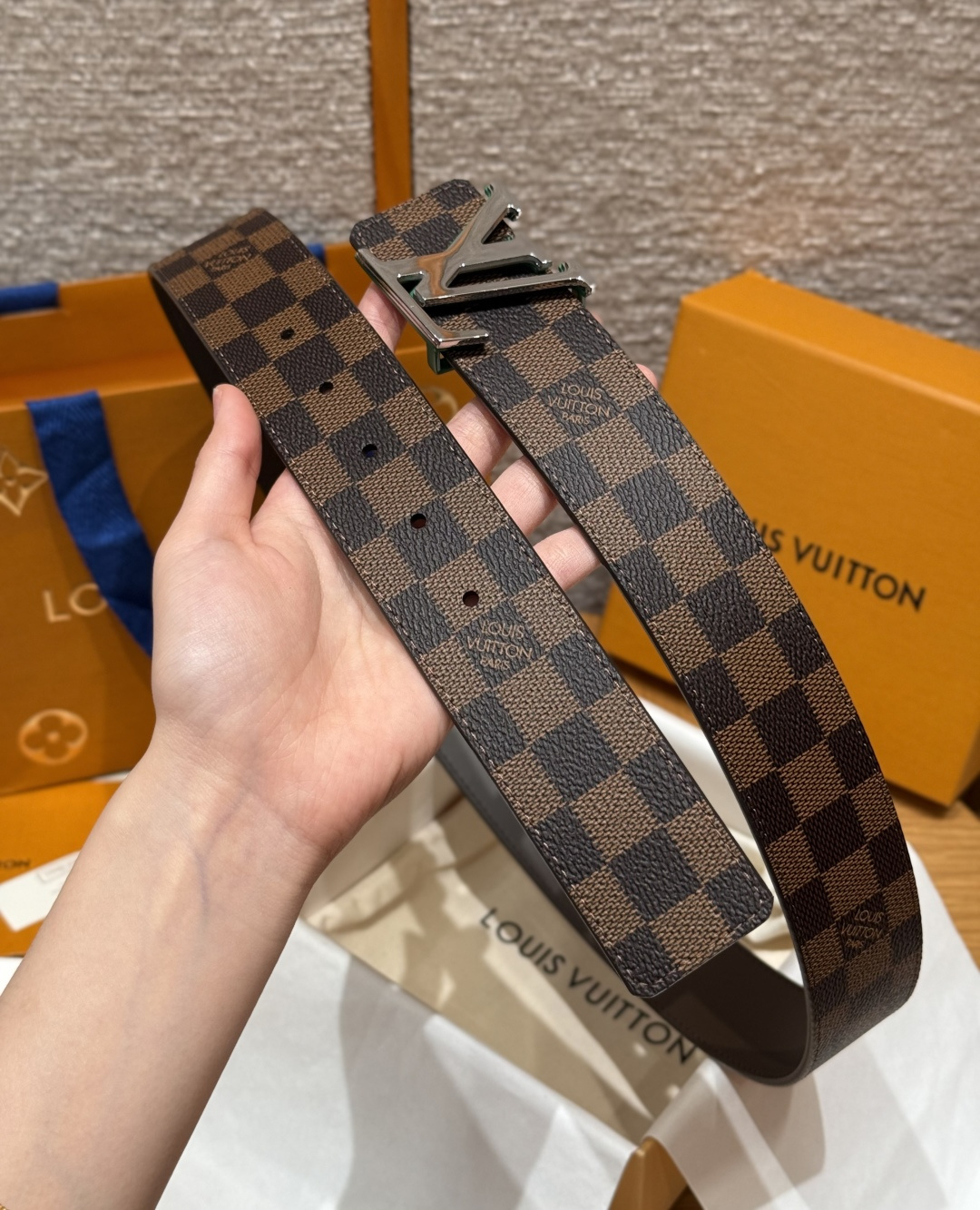 루이비통 이니셜 40mm 리버시블 벨트 상세 이미지 5