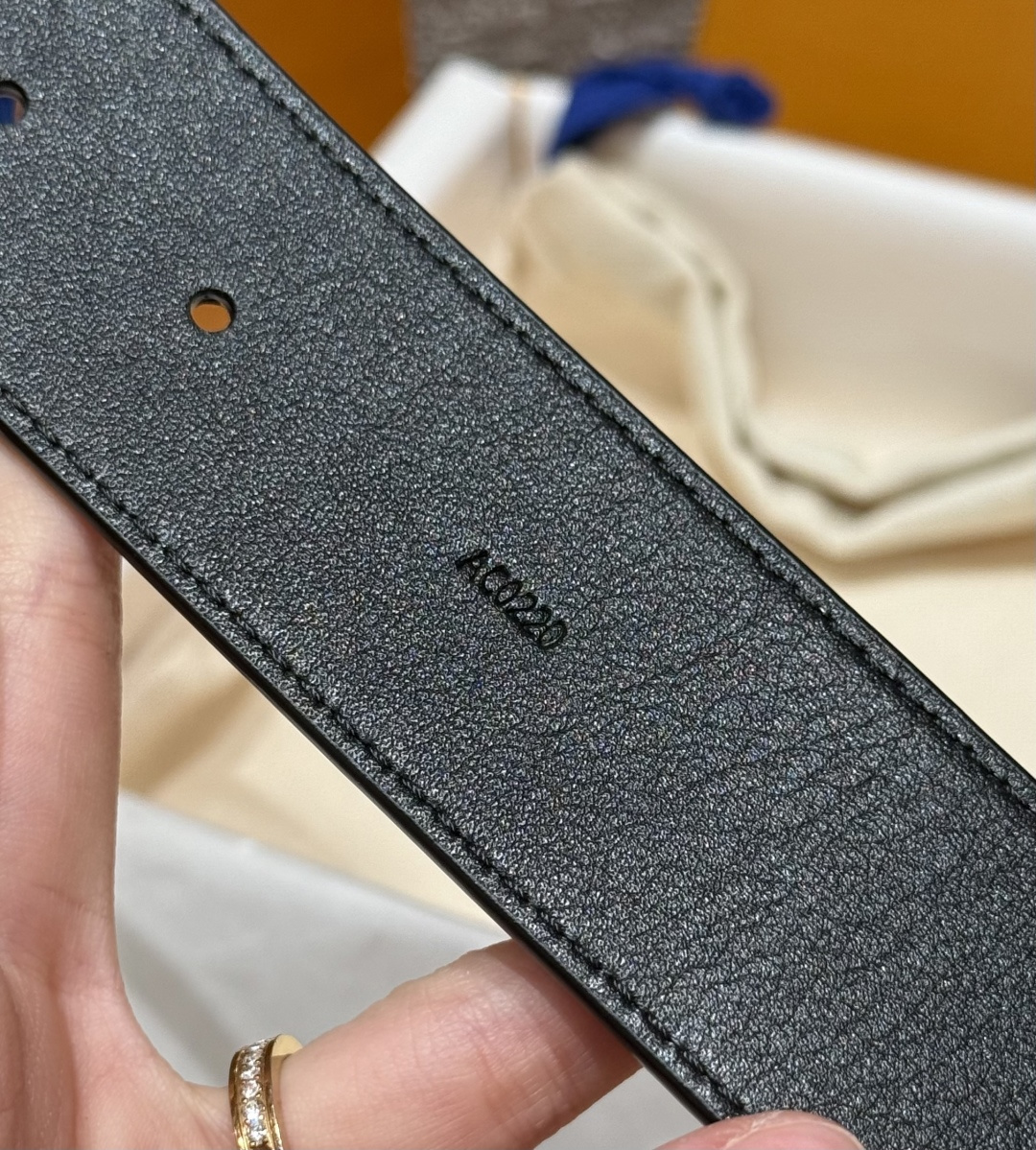 루이비통 타임리스 에피 40mm 리버시블 벨트 상세 이미지 9
