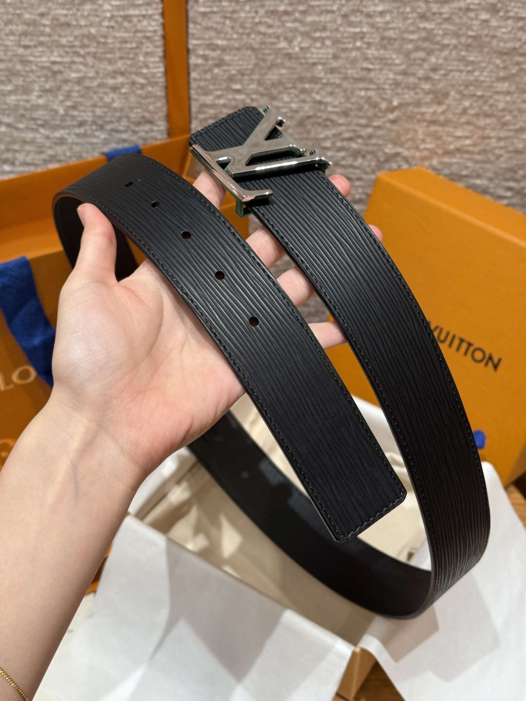루이비통 타임리스 에피 40mm 리버시블 벨트 상세 이미지 4