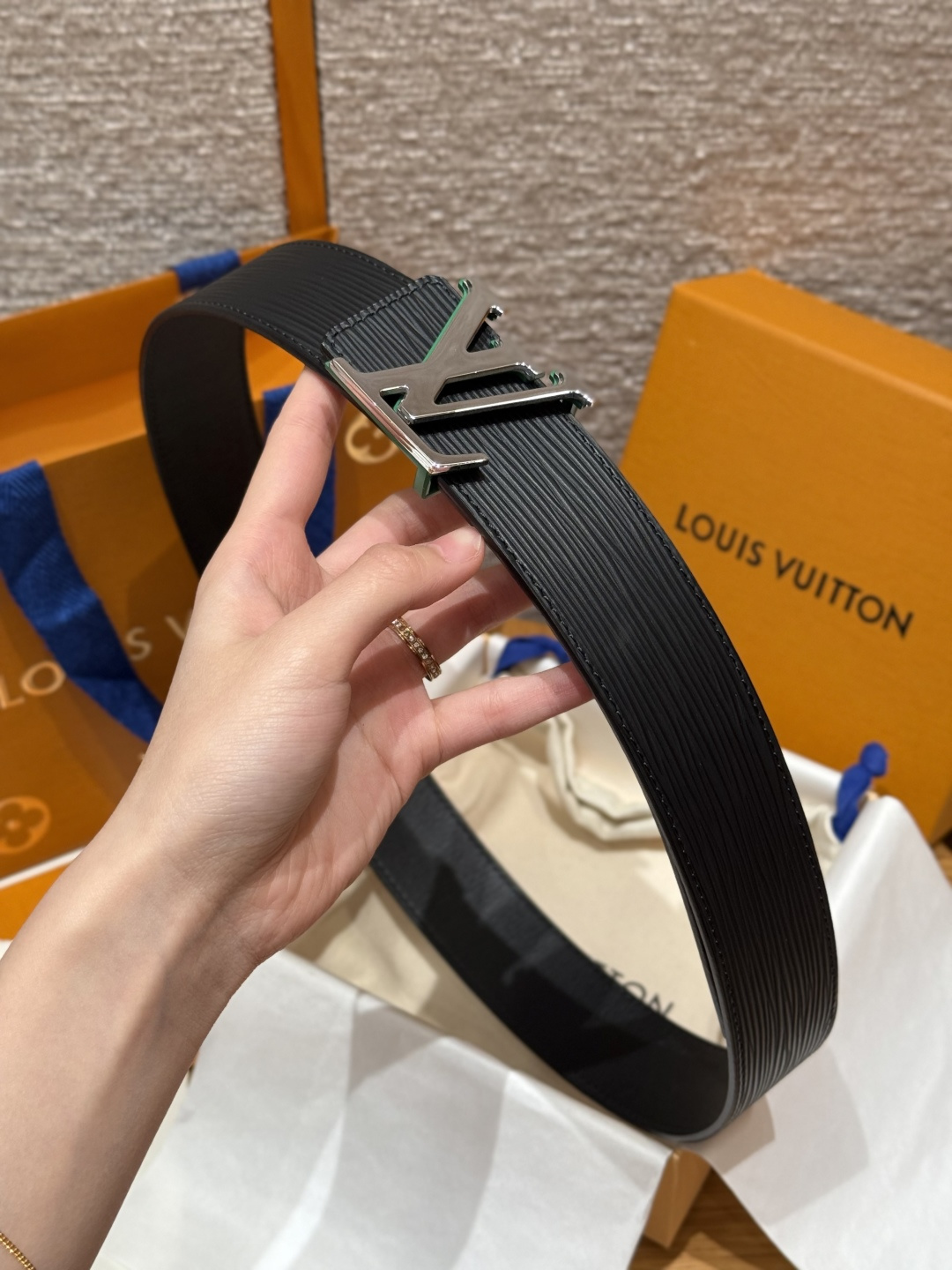루이비통 타임리스 에피 40mm 리버시블 벨트 상세 이미지 3