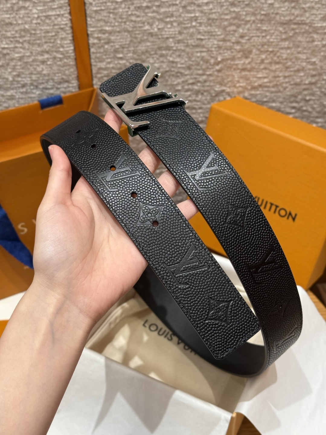 루이비통 JD350 이니셜 모노그램 가죽 양면 벨트 상세 이미지 5