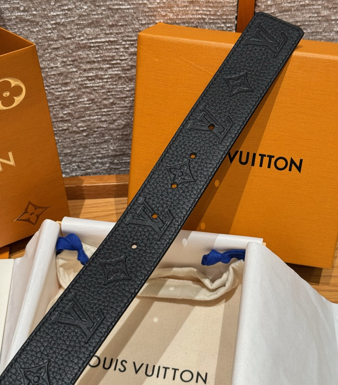 루이비통 JD350 이니셜 40mm 리버시블 소가죽 벨트 상세 이미지 8