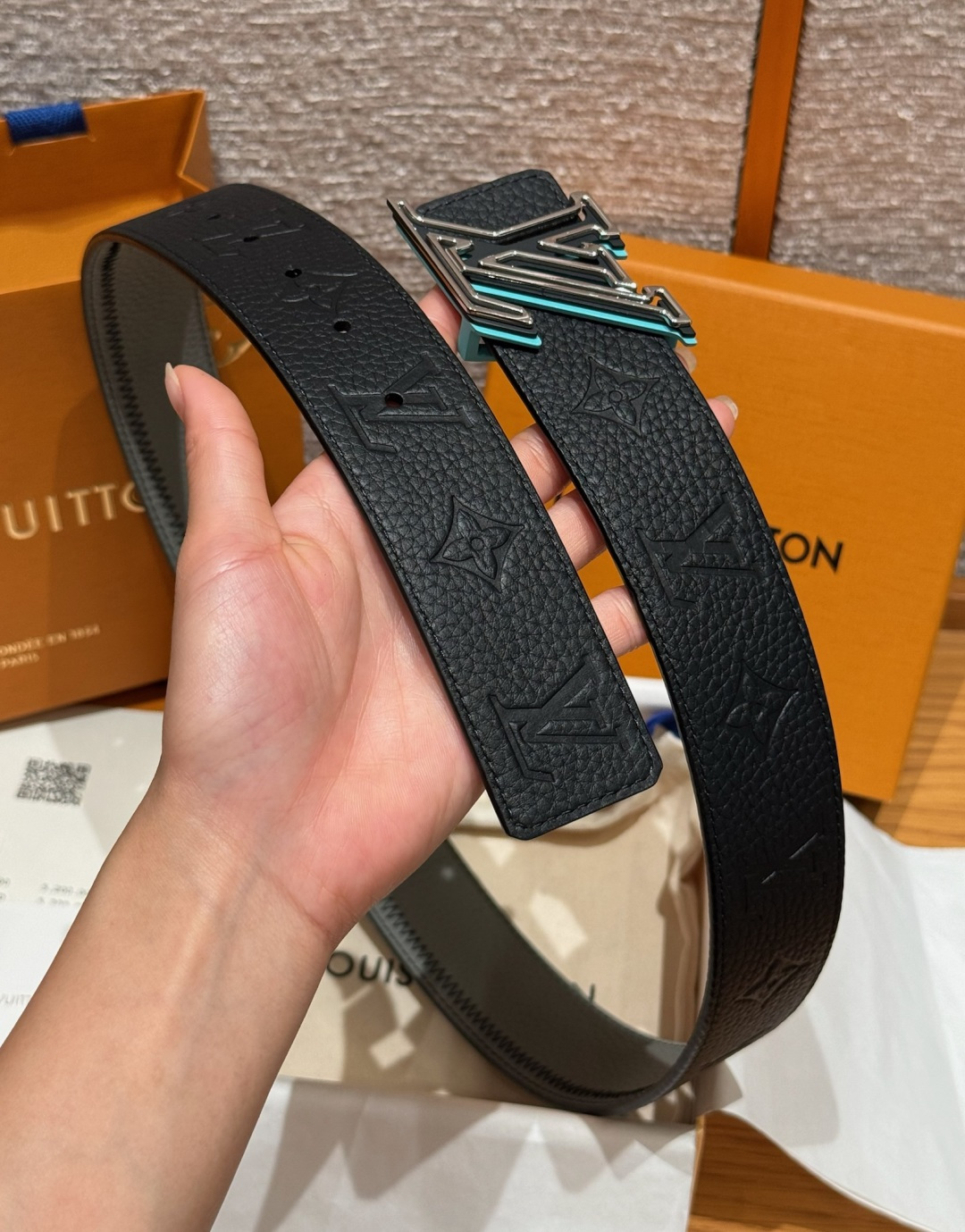 루이비통 JD350 이니셜 40mm 리버시블 소가죽 벨트 상세 이미지 5