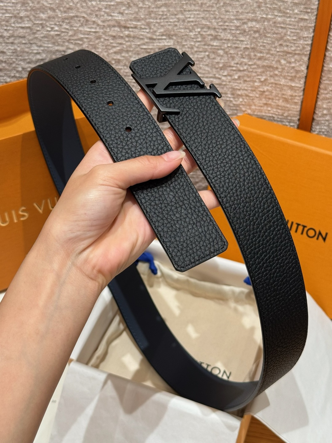 루이비통 TAURILLON 40mm 리버서블 벨트 상세 이미지 6