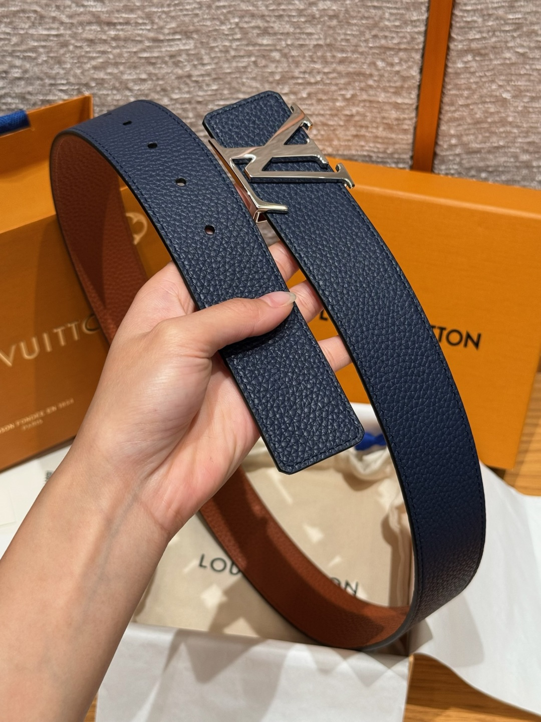 루이비통 TAURILLON 리버시블 40mm 벨트 상세 이미지 5