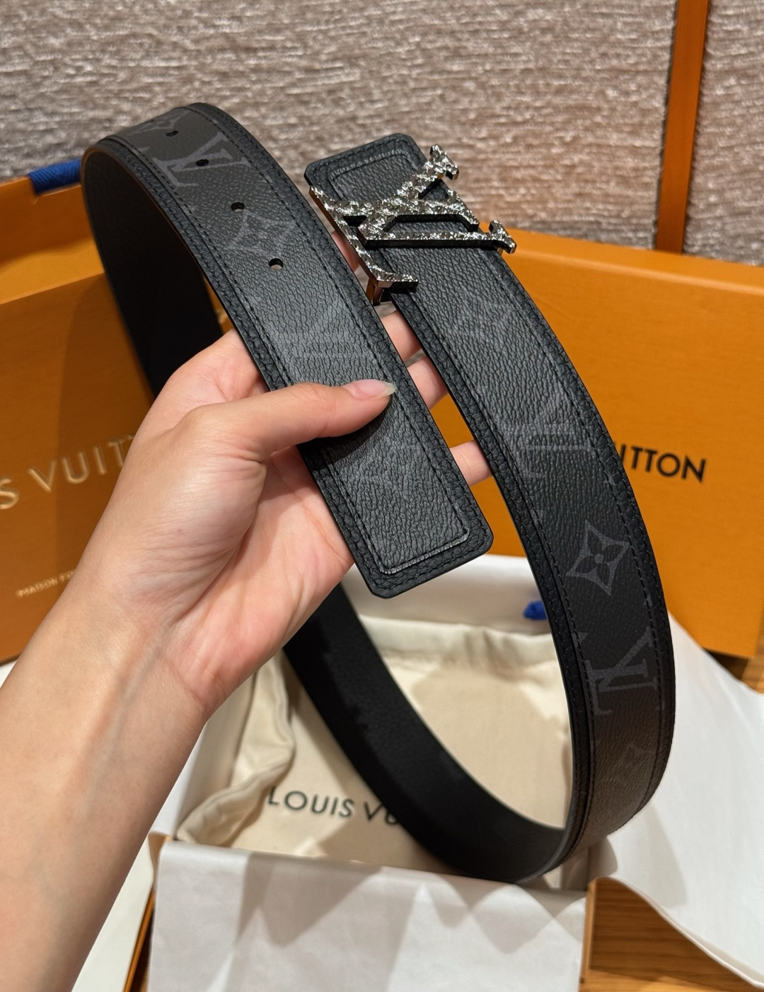 루이비통 JD350 이니셜 리버시블 벨트 상세 이미지 5