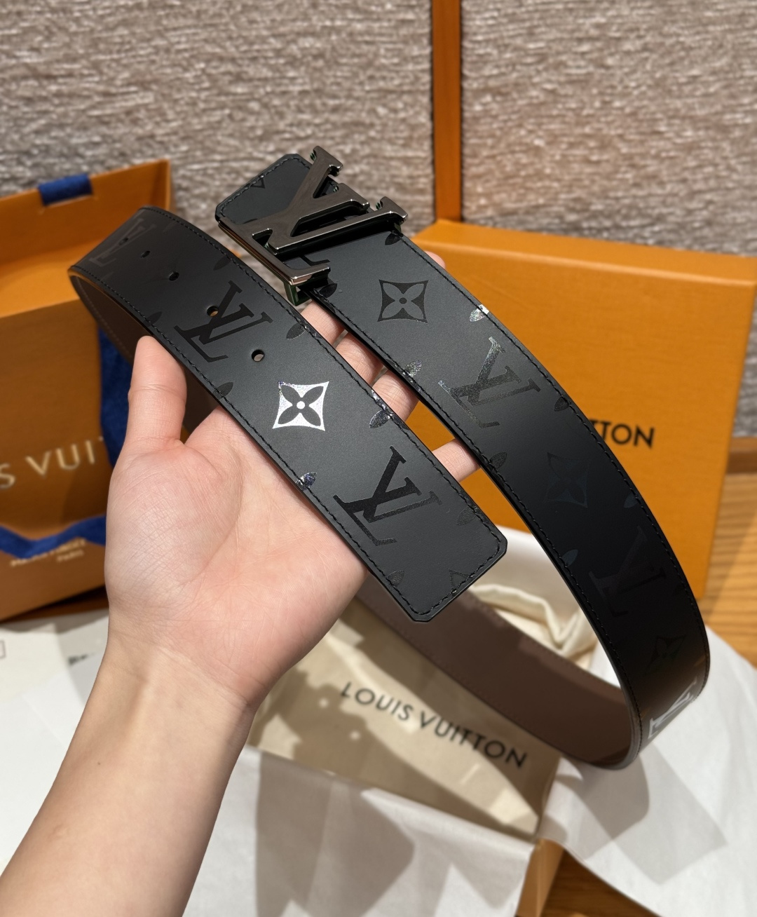 루이비통 이니셜 40mm 리버시블 벨트 상세 이미지 5