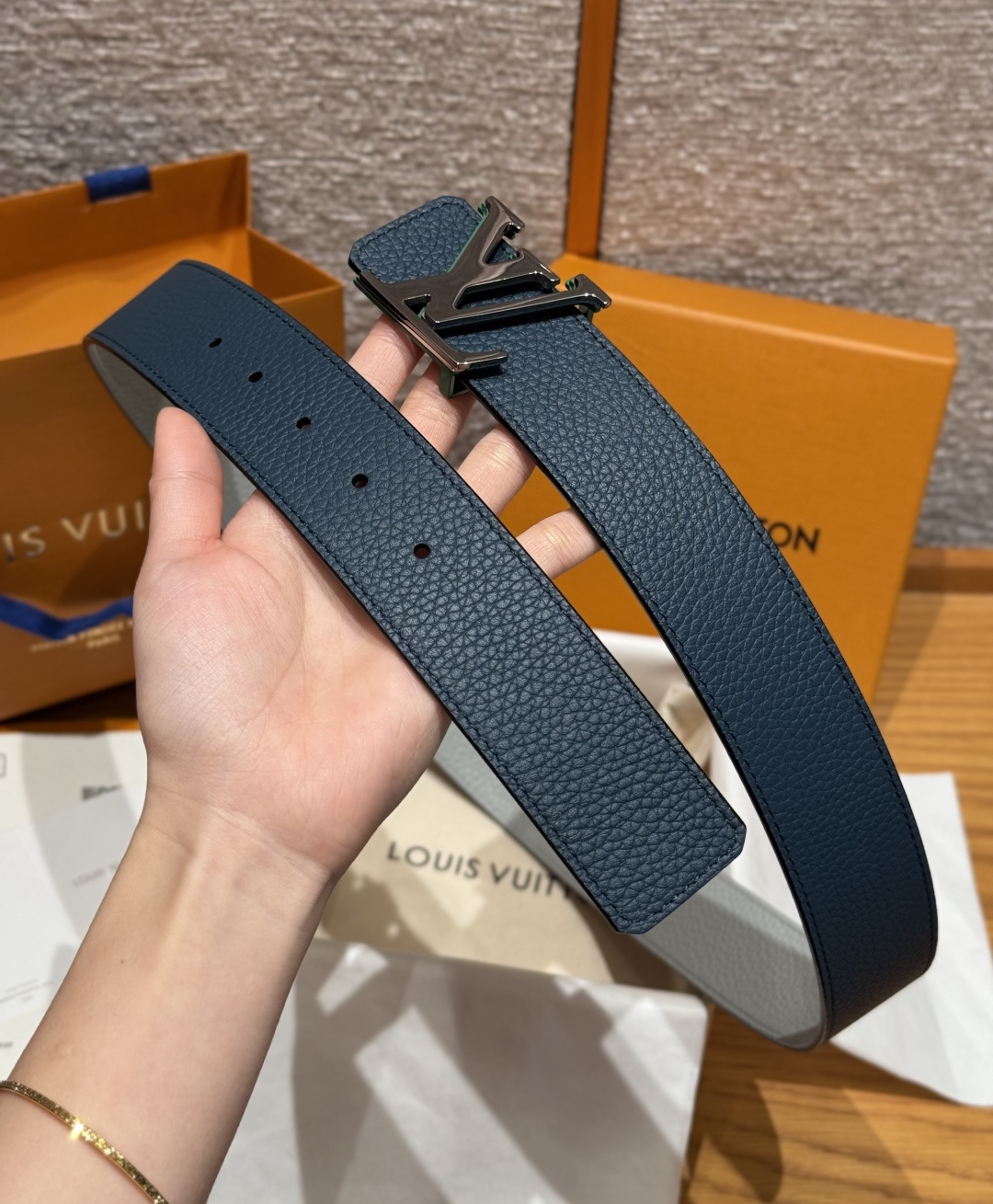 루이비통 TAURILLOB 40mm 리버시블 벨트 상세 이미지 5