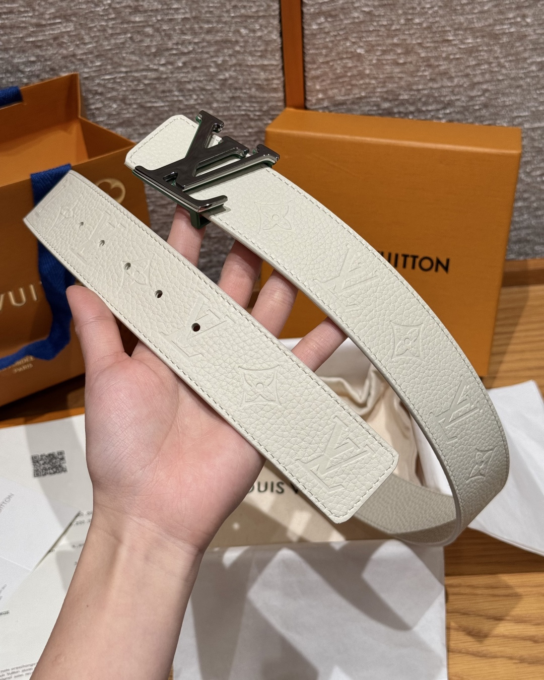루이비통 TAURILLON 40mm 리버시블 벨트 상세 이미지 4