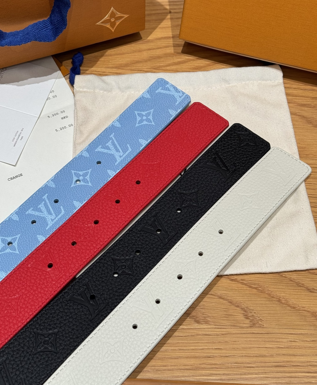 루이비통 40mm 모노그램 엠보싱 양면 소가죽 벨트 상세 이미지 6