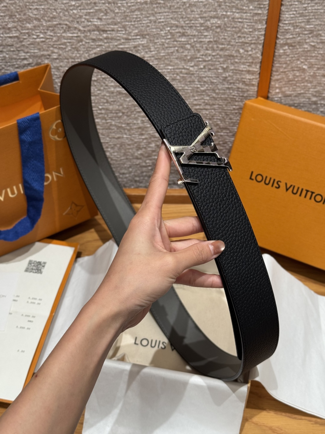 루이비통 타우릴론 40mm 리버서블 벨트 상세 이미지 3