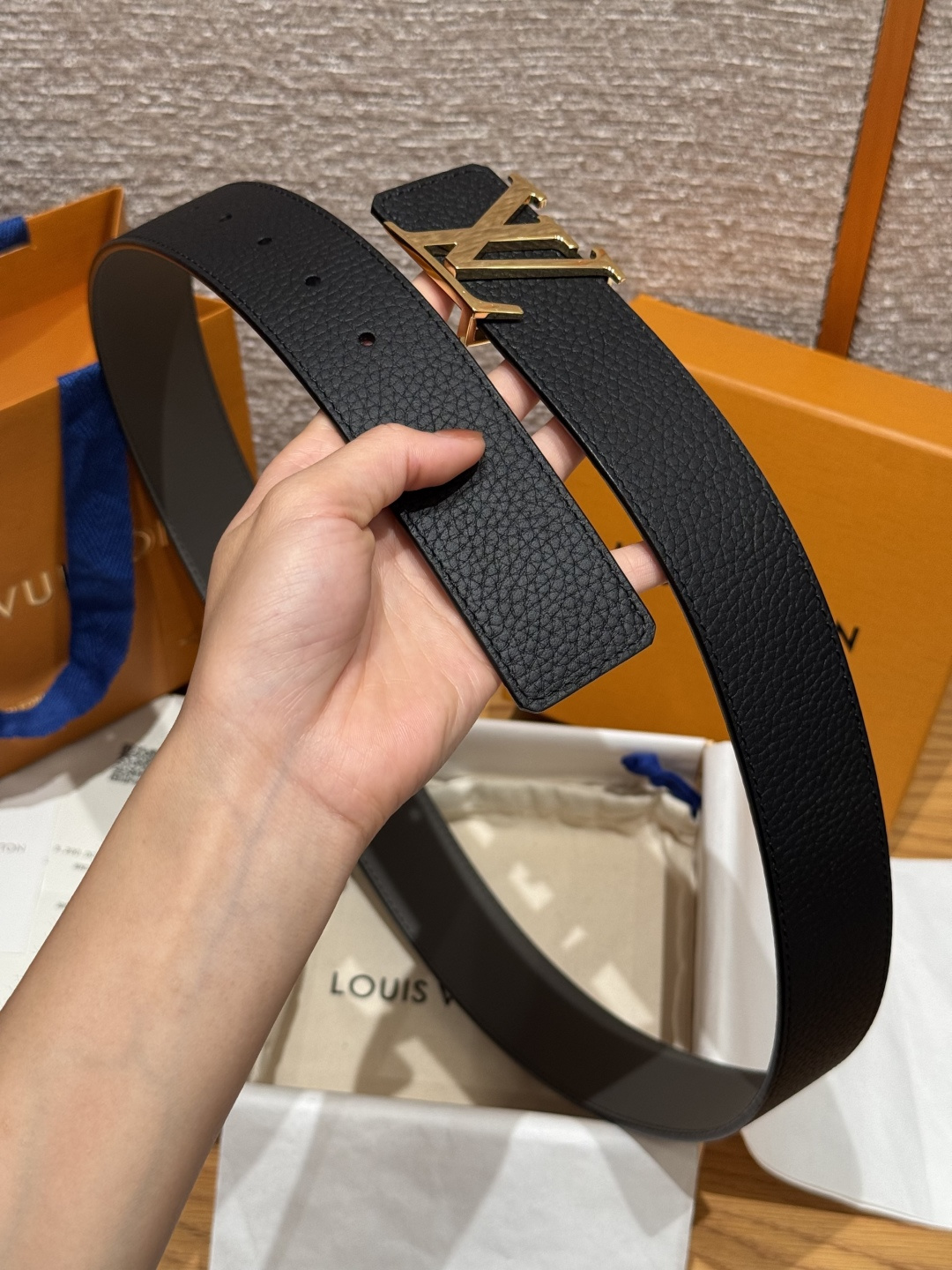 루이비통 토뤼옹 40mm 리버서블 벨트 상세 이미지 5