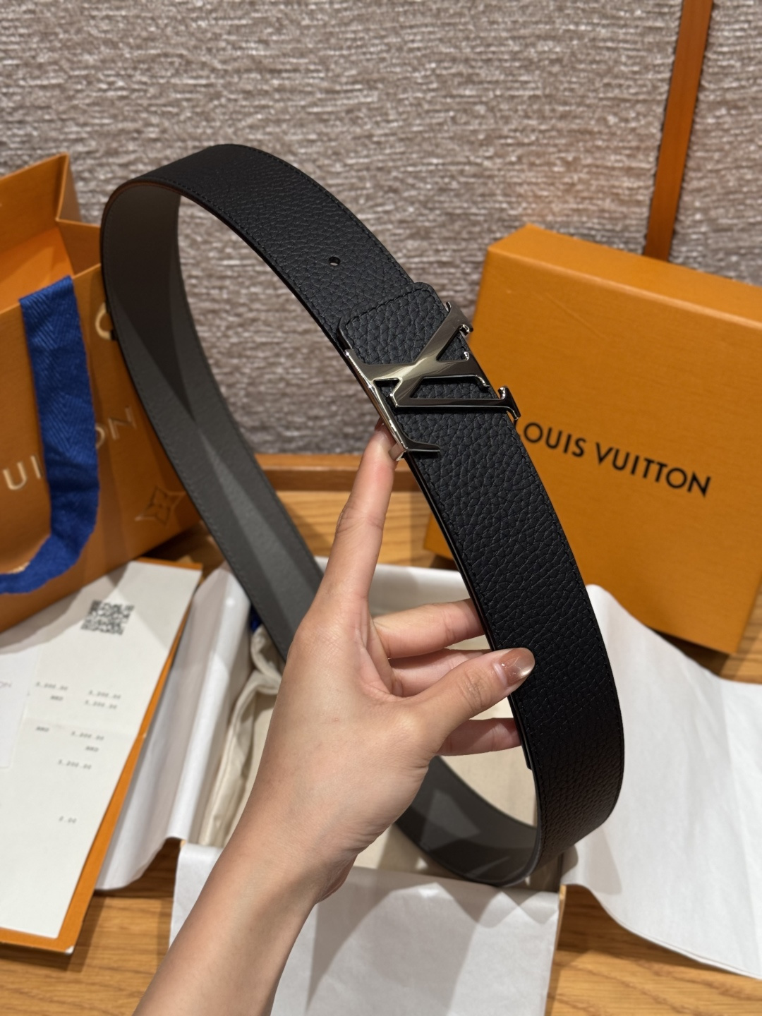 루이비통 TAURILLON 40mm 리버서블 벨트 상세 이미지 3