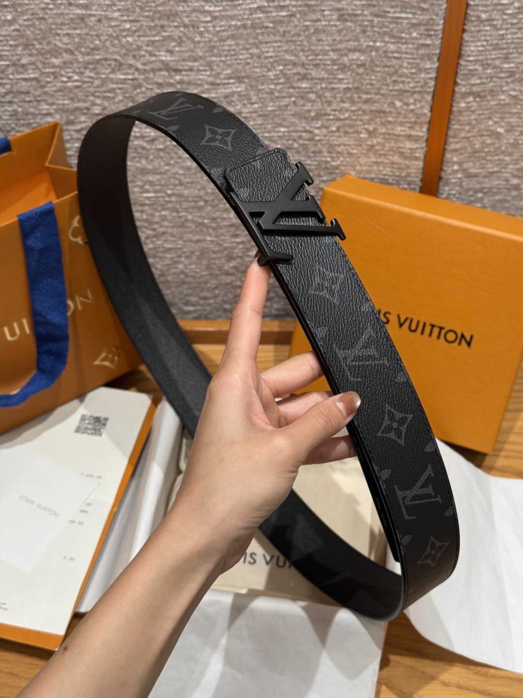 루이비통 셰이크 40mm 리버시블 벨트 상세 이미지 4