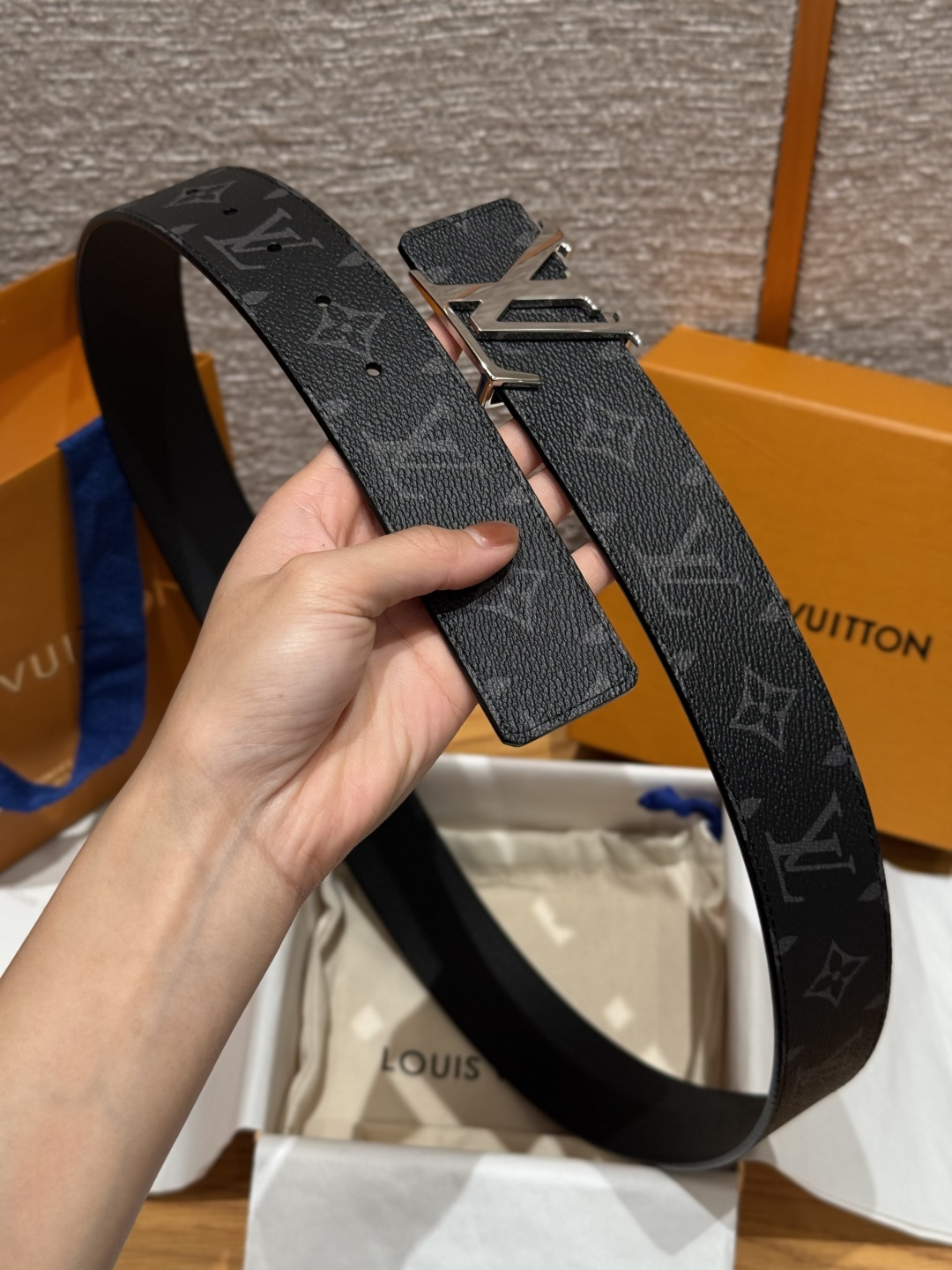 루이비통 셰이크 40mm 리버시블 벨트 상세 이미지 5