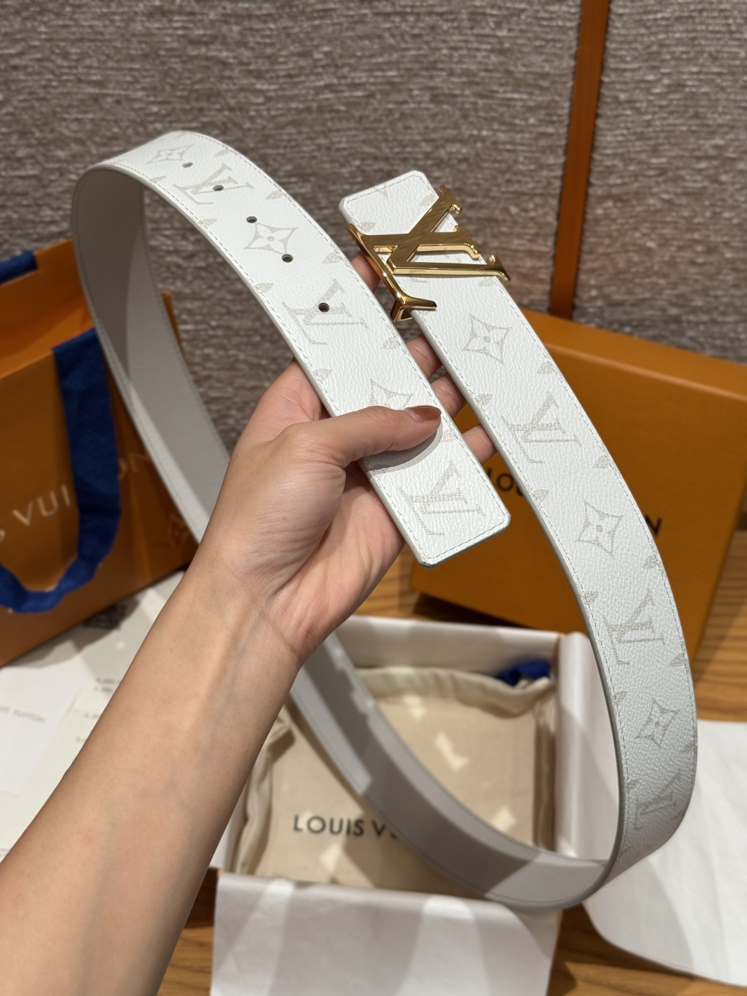 루이비통 JD350 Shake 40mm 리버시블 벨트 상세 이미지 6