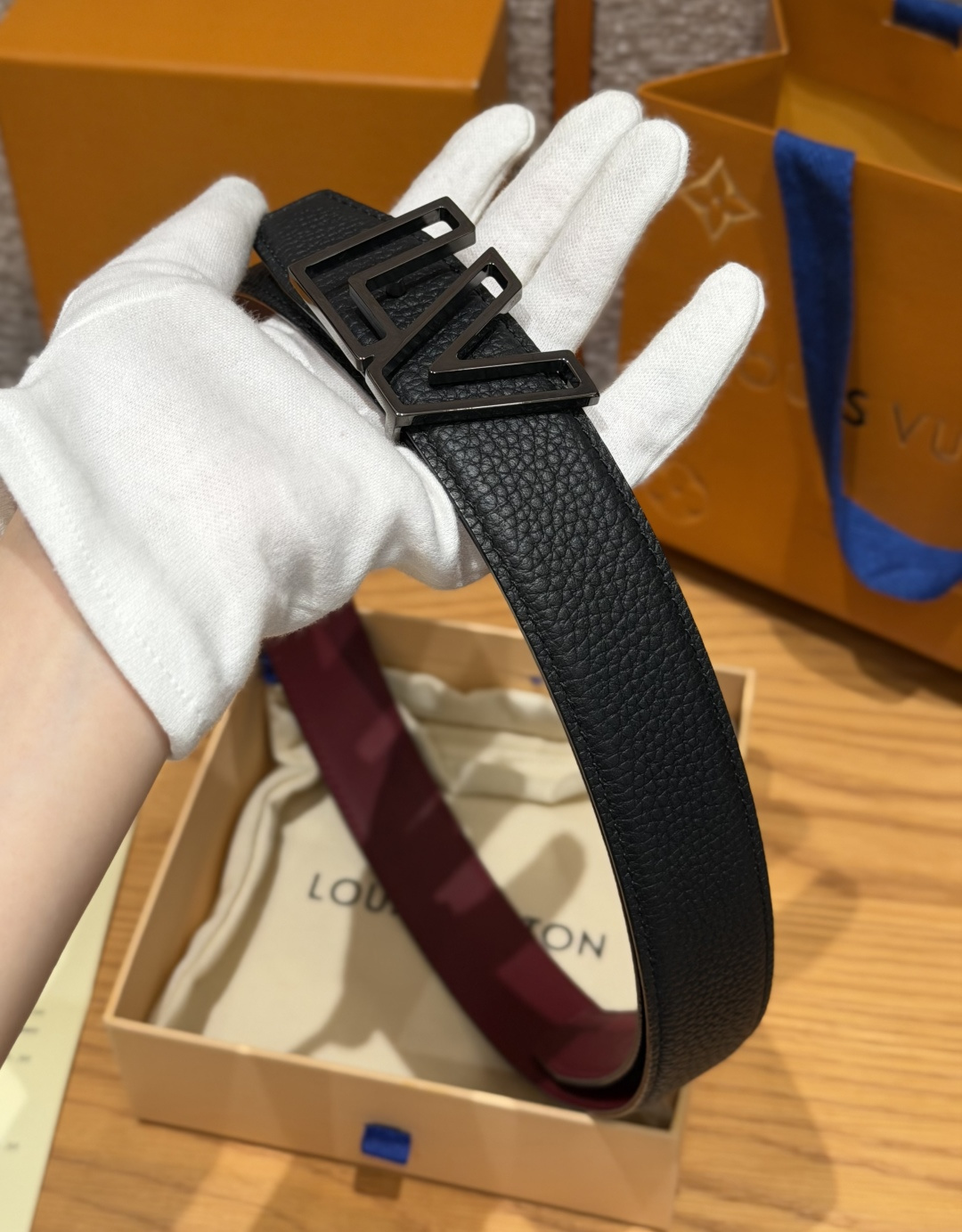 루이비통 틸트 리버서블 모노그램 소가죽 벨트 35MM 상세 이미지 10
