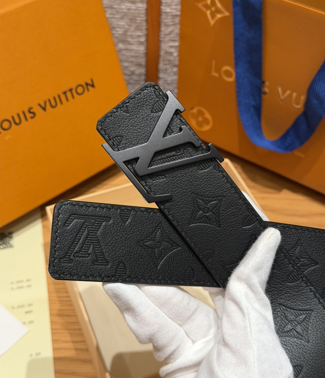 루이비통 이니셜섀도우 40mm 소가죽 벨트 상세 이미지 10