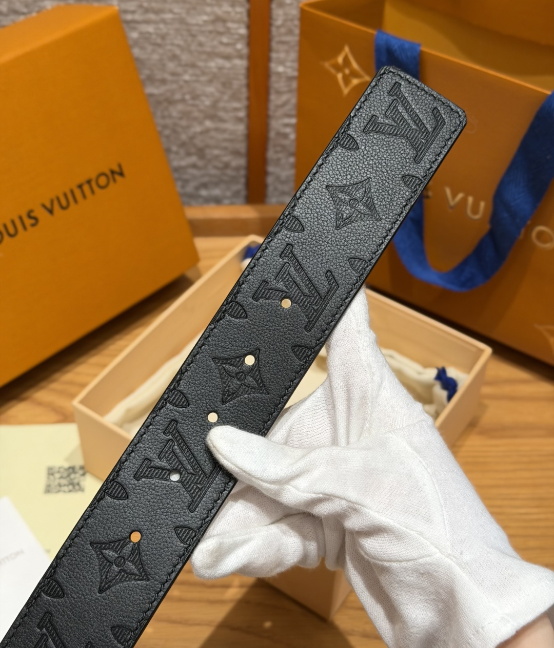 루이비통 이니셜 섀도우 40mm 리버서블 소가죽 벨트 상세 이미지 4