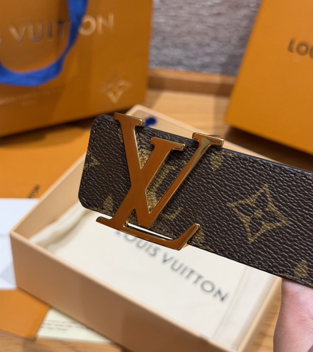 루이비통 모노그램 LV 메탈 버클 벨트 상세 이미지 6