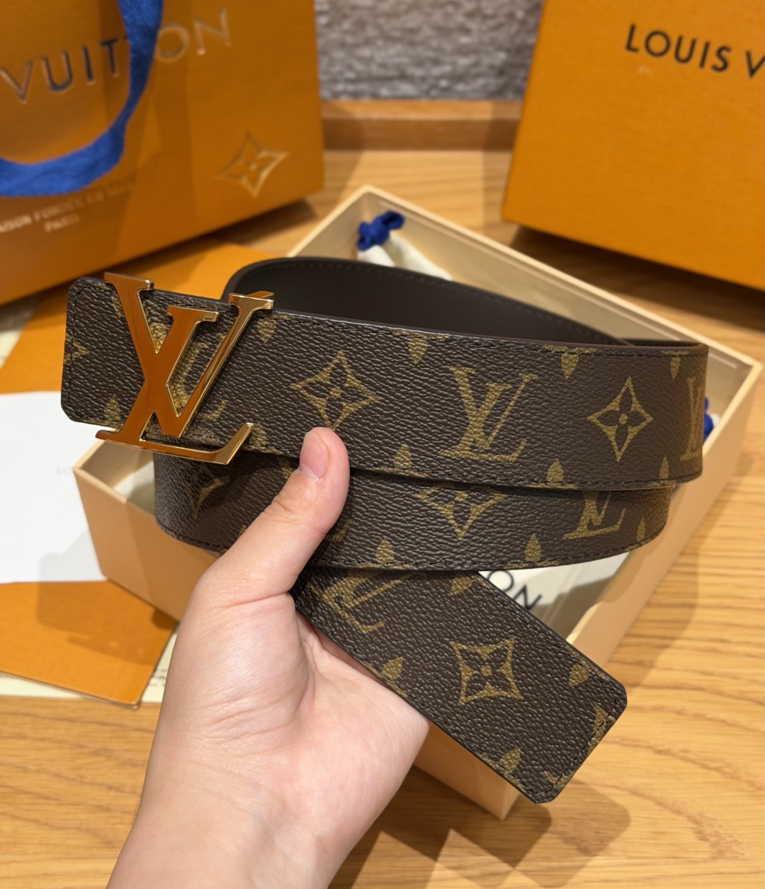 루이비통 모노그램 LV 메탈 버클 벨트 상세 이미지 4