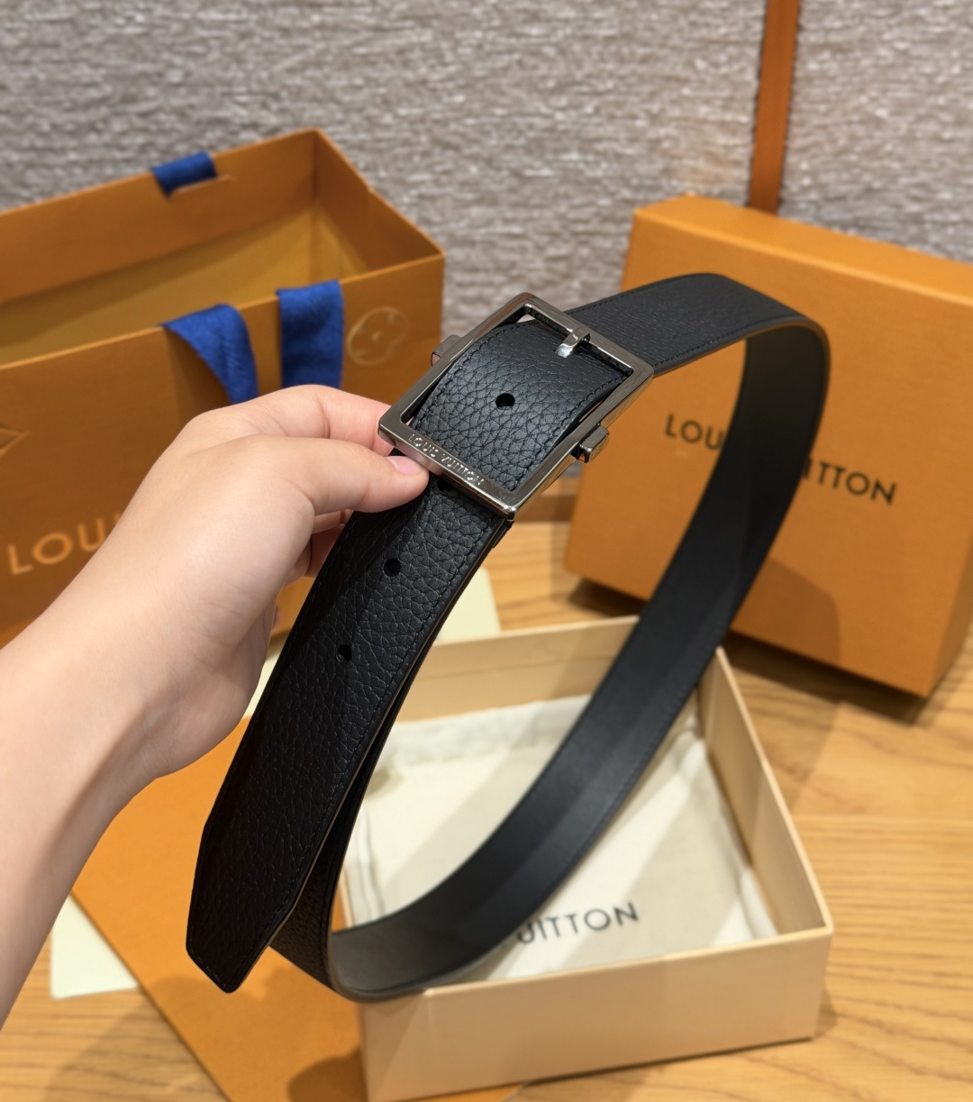 루이비통 폰느프 35mm 트리옹 가죽 벨트 상세 이미지 10