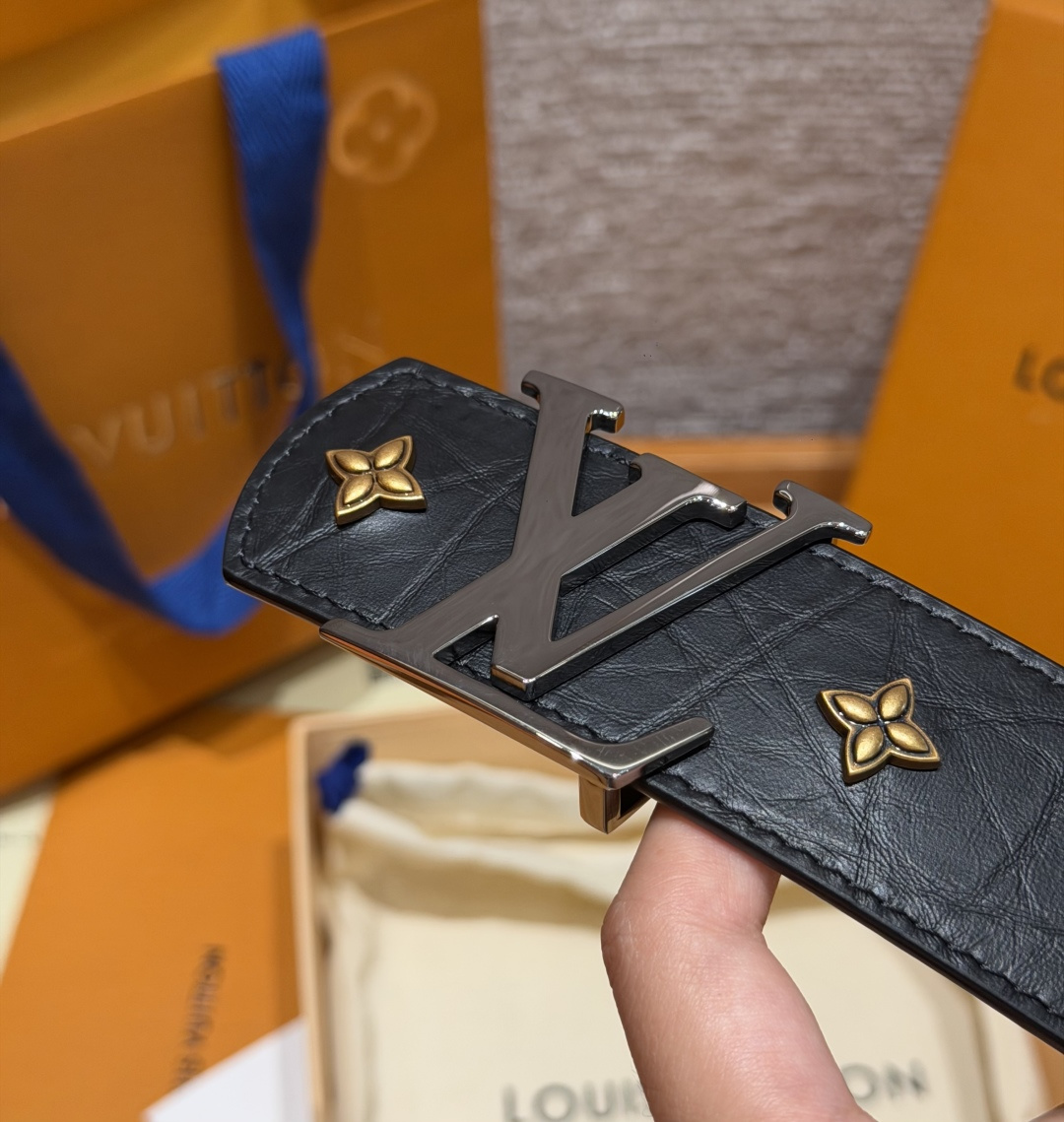 루이비통 LV 이니셜 40mm 토리옹 가죽 벨트 상세 이미지 4