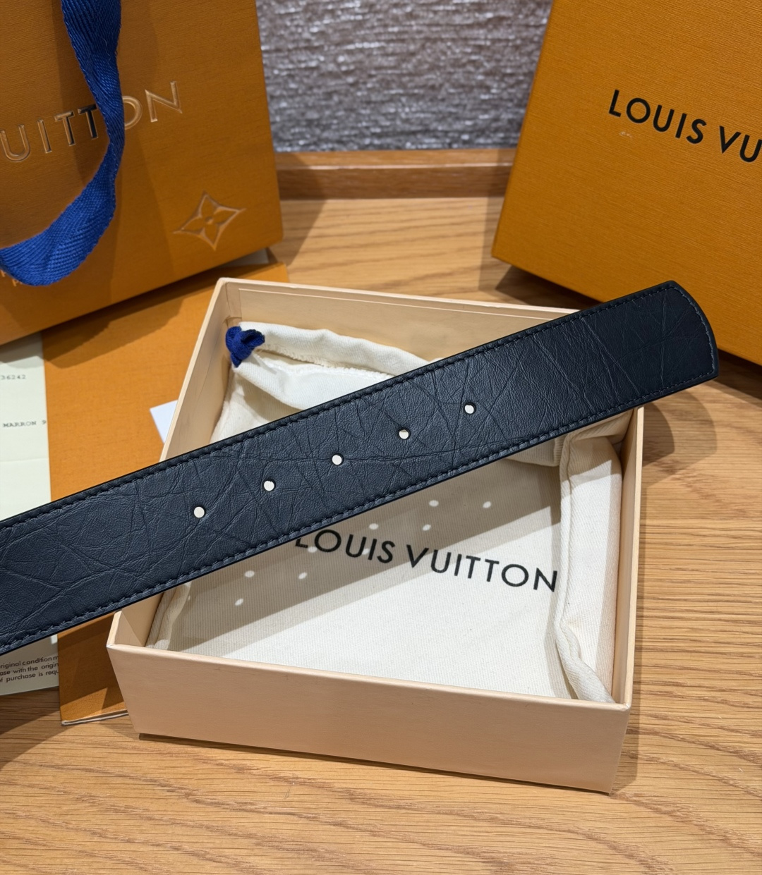 루이비통 LV 이니셜 40mm 모노그램 스터드 벨트 상세 이미지 7